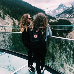 Meet your Posher, Kiana